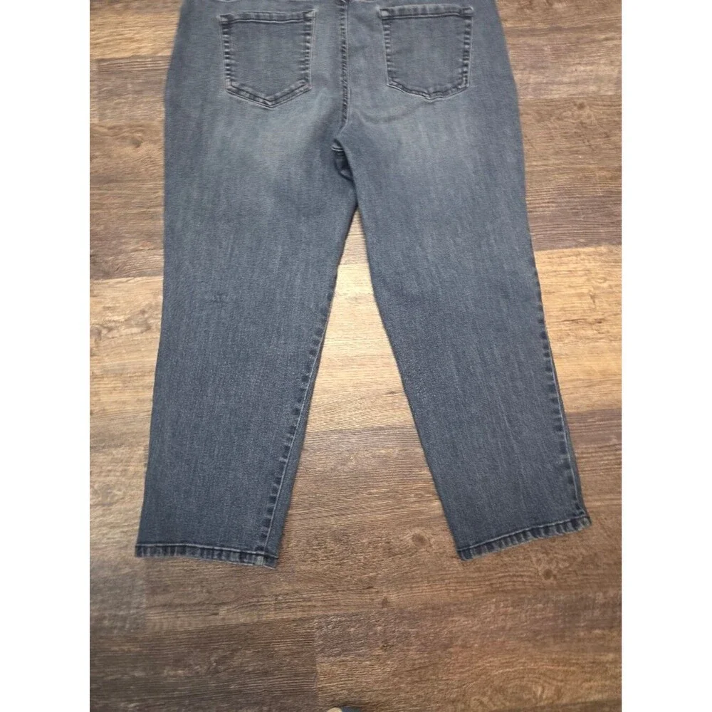Gloria Vanderbilt Amanda Straight Leg Size 18W Plus Cropped Jeans